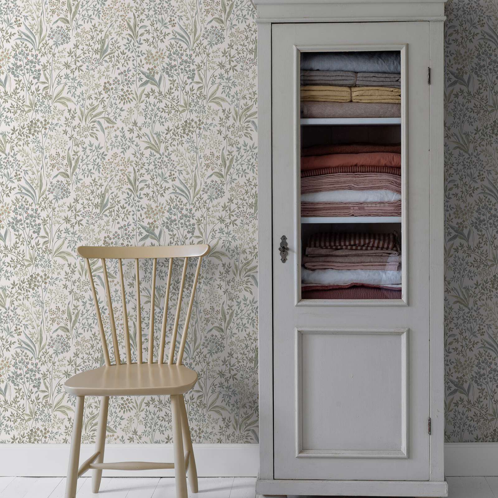 Watercolor Painted Nocturne wa - Herbal Wallpaper recension och pris
